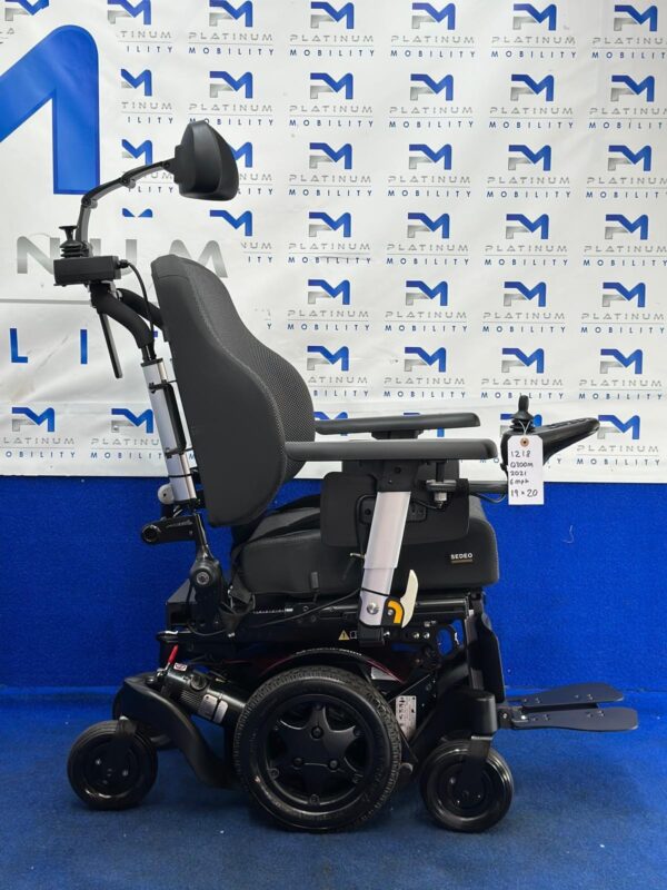 Quickie Q300M Mini Electric Wheelchair – Attendant Control 6mph (1218) - Image 6