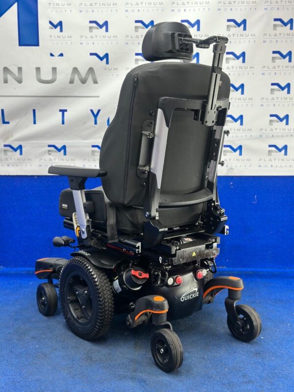 Quickie Q700 M Powerchair – 6 mph All Terrain Electric Wheelchair  (1122) - Image 4