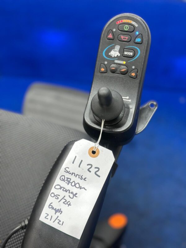 Quickie Q700 M Powerchair – 6 mph All Terrain Electric Wheelchair  (1122) - Image 8