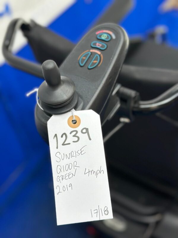 Quickie Q100R Powerchair – 4mph Electric Wheelchair, Attendant (1239) - Image 7