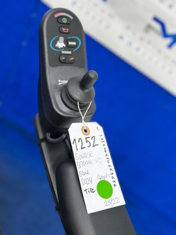 Quickie Q700 M HD Powerchair – 4mph Electric Wheelchair by Sunrise (1252) - Image 9