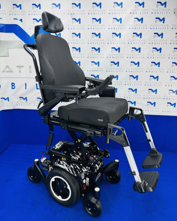 QUICKIE Q300M MINI 6 MPH ELECTRIC MOBILITY POWERCHAIR ELECTRIC WHEELCHAIR - Image 3