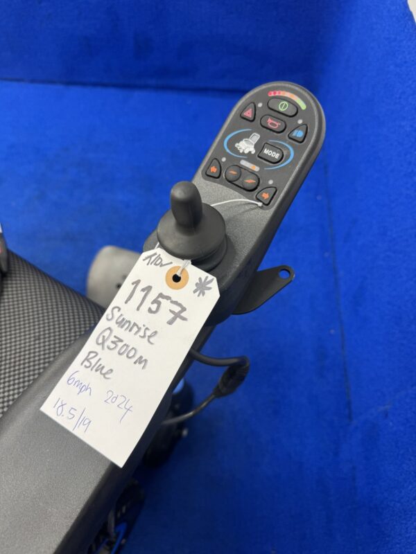 Quickie Q300 M Mini Powerchair 6mph Riser Electric Wheelchair by Sunrise (1157) - Image 14