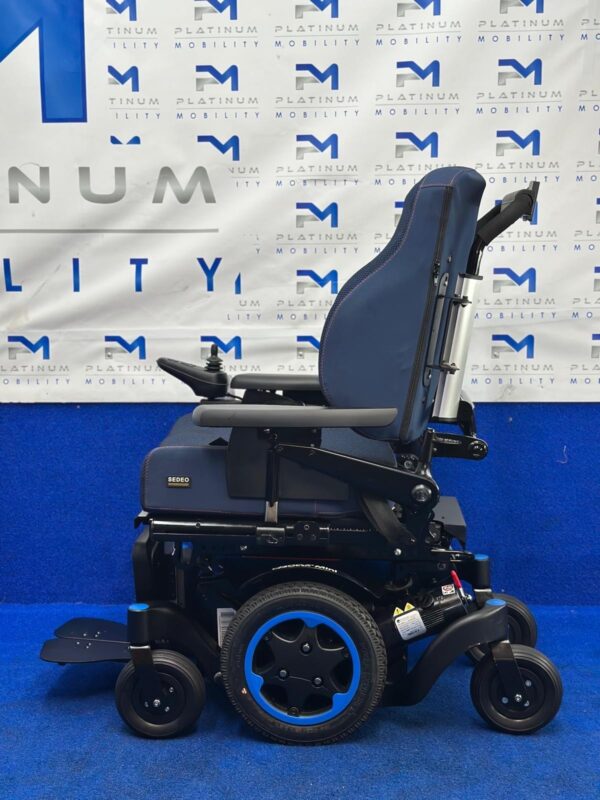 Quickie Q300 M Mini Powerchair 4 mph Riser Electric Wheelchair by Sunrise (1416) - Image 5