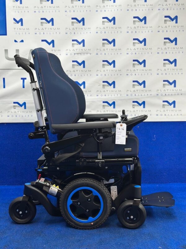 Quickie Q300 M Mini Powerchair 4 mph Riser Electric Wheelchair by Sunrise (1416) - Image 7