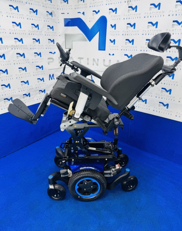 Quickie Q300 M Mini Powerchair 6mph Riser Electric Wheelchair by Sunrise (1157) - Image 2