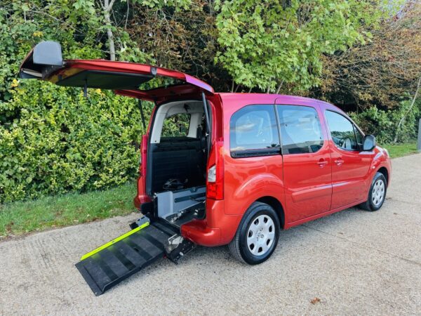 PEUGEOT PARTNER TEPEE WAV Diesel 5 Seats Wheelchair Accessible - Image 2