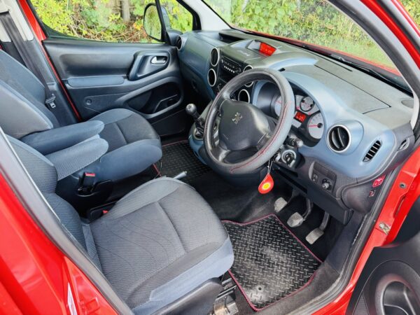 PEUGEOT PARTNER TEPEE WAV Diesel 5 Seats Wheelchair Accessible - Image 6