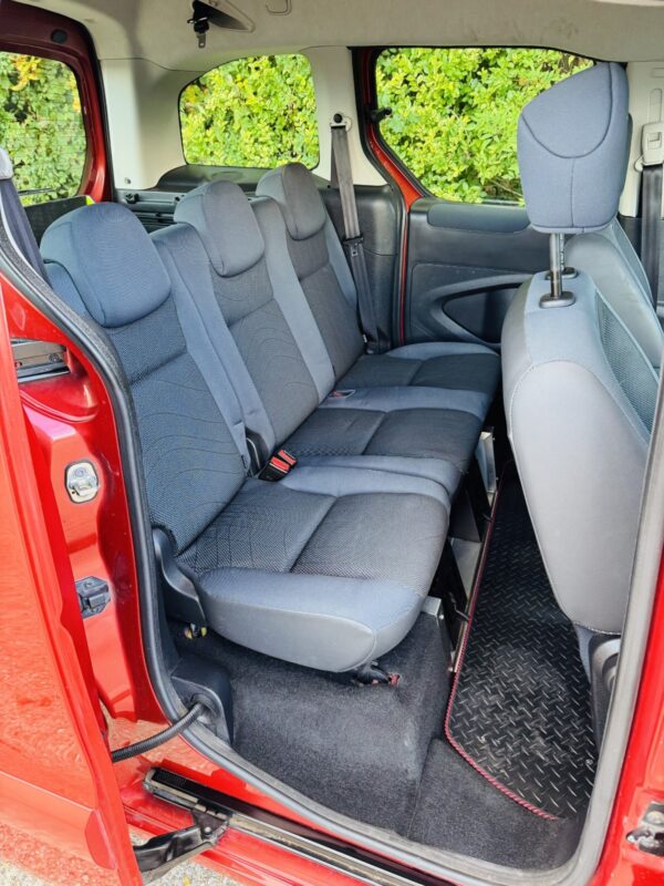 PEUGEOT PARTNER TEPEE WAV Diesel 5 Seats Wheelchair Accessible - Image 8