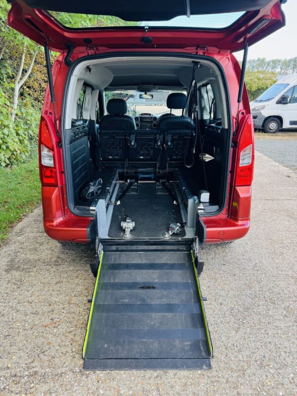 PEUGEOT PARTNER TEPEE WAV Diesel 5 Seats Wheelchair Accessible - Image 12
