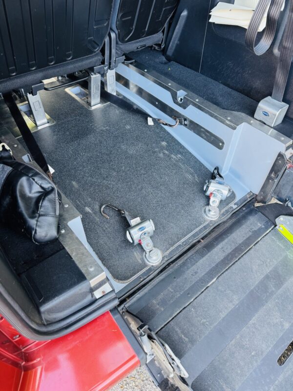 PEUGEOT PARTNER TEPEE WAV Diesel 5 Seats Wheelchair Accessible - Image 14