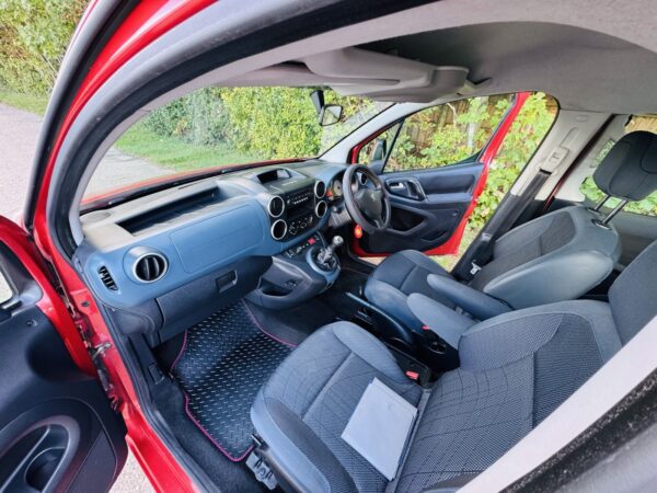 PEUGEOT PARTNER TEPEE WAV Diesel 5 Seats Wheelchair Accessible - Image 15