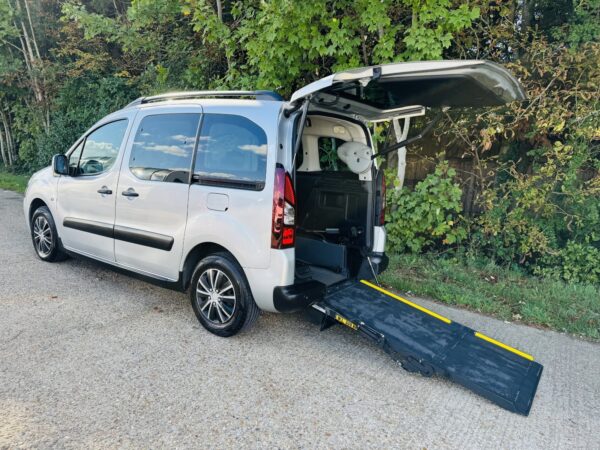 CITROEN BERLINGO M-SPACE Auto WAV Diesel 3 Seats Wheelchair Accessible