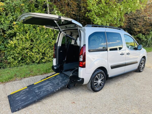 CITROEN BERLINGO M-SPACE Auto WAV Diesel 3 Seats Wheelchair Accessible - Image 2
