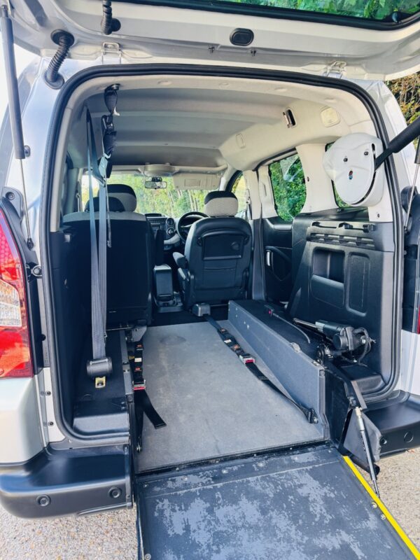 CITROEN BERLINGO M-SPACE Auto WAV Diesel 3 Seats Wheelchair Accessible - Image 9