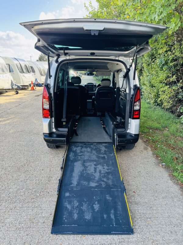 CITROEN BERLINGO M-SPACE Auto WAV Diesel 3 Seats Wheelchair Accessible - Image 10