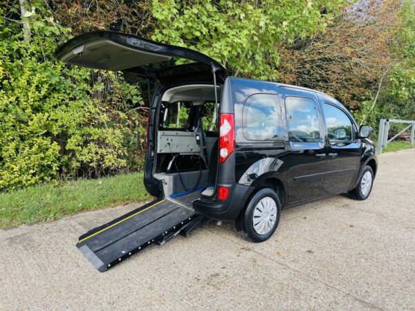2011 RENAULT KANGOO PLUS AUTO PETROL WAV Diesel 2 Seats Wheelchair Accessible - Image 7
