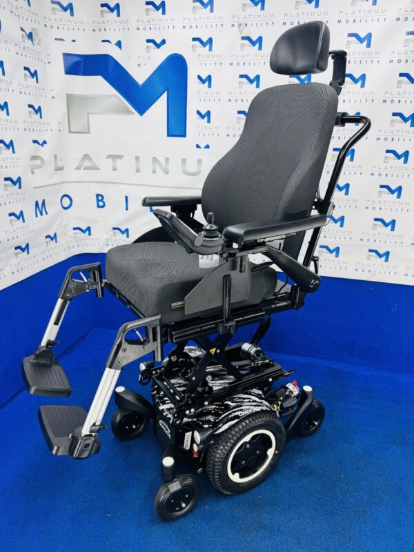 QUICKIE Q300 M MINI 6 MPH ELECTRIC MOBILITY POWERCHAIR ELECTRIC WHEELCHAIR 1338 - Image 3