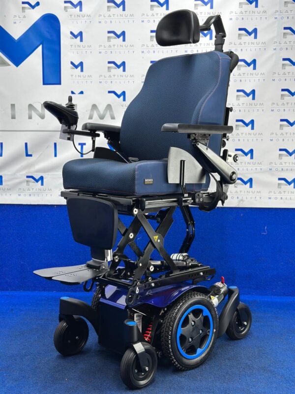Quickie Q300 M Mini Powerchair 4 mph Riser Electric Wheelchair by Sunrise (1497) - Image 3