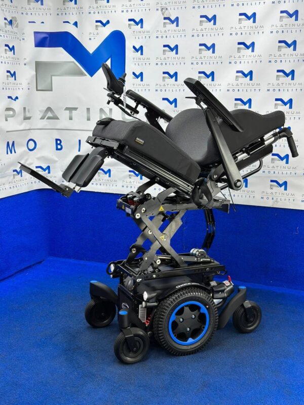 2025 Quickie Q300M Powerchair – 6mph Riser Electric Wheelchair by Sunrise (1504)