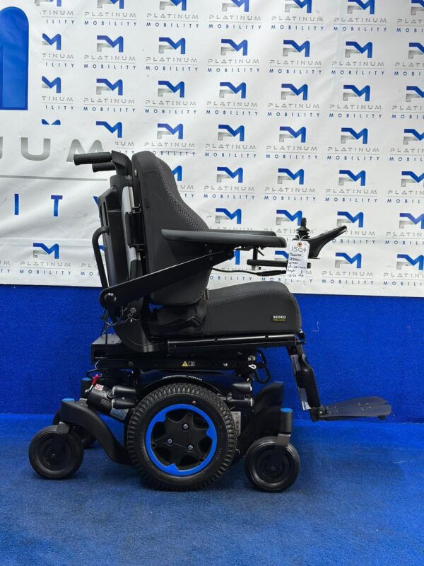 2025 Quickie Q300M Powerchair – 6mph Riser Electric Wheelchair by Sunrise (1504) - Image 9