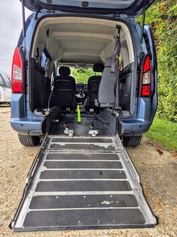 2015 PEUGEOT PARTNER TEPEE WAV Diesel 3 Seats Wheelchair Accessible - Image 7