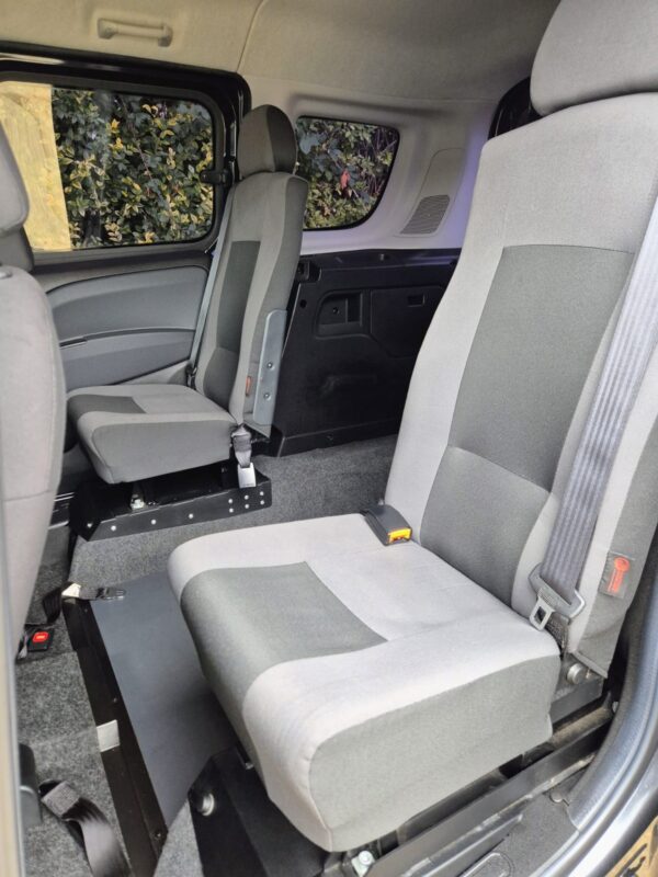 2015 Fiat Doblo WAV – Manual Petrol – Only 41,500 Miles - Image 12