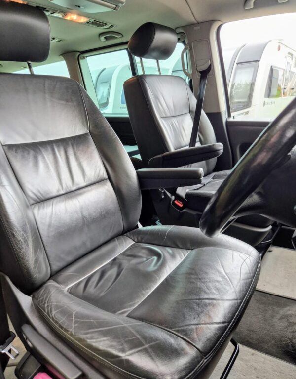 2009 Volkswagen Caravelle WAV Automatic Diesel – 6 Seats Wheelchair Accessible - Image 10