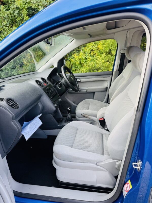 2010 Volkswagen Caddy Maxi WAV – Manual Diesel – 5 Seats + Wheelchair - Image 12